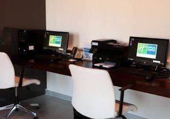Holiday Inn Express Istanbul-Ora Екстериор снимка